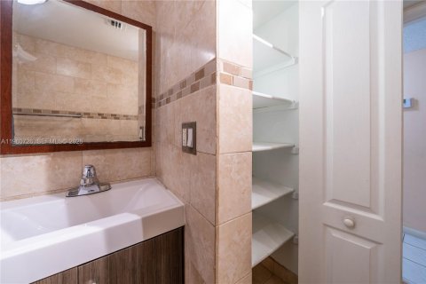 Condominio en alquiler en Coral Springs, Florida, 2 dormitorios, 104.98 m2 № 2027655 - foto 20