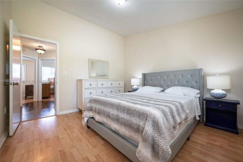 Townhouse in Miami, Florida 3 bedrooms, 122.54 sq.m. № 1952329 - photo 27