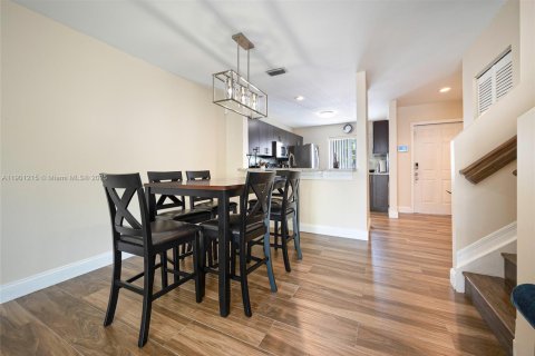 Townhouse in Miami, Florida 3 bedrooms, 122.54 sq.m. № 1952329 - photo 14