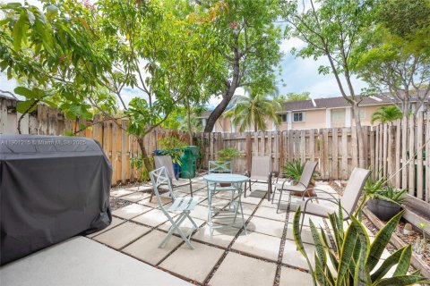 Townhouse in Miami, Florida 3 bedrooms, 122.54 sq.m. № 1952329 - photo 19