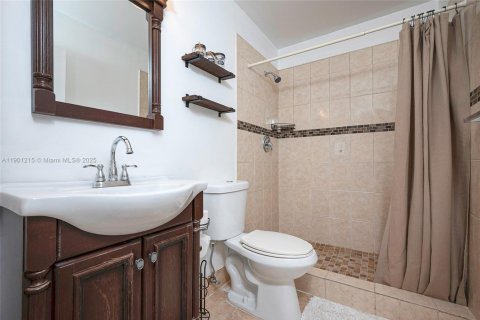 Townhouse in Miami, Florida 3 bedrooms, 122.54 sq.m. № 1952329 - photo 23
