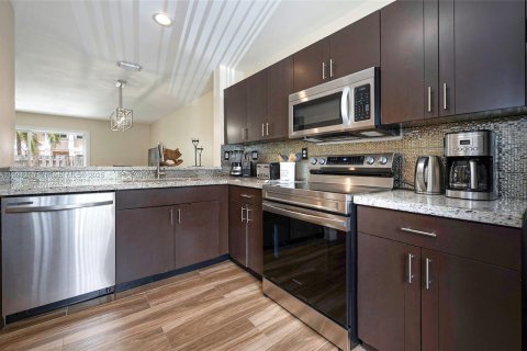 Townhouse in Miami, Florida 3 bedrooms, 122.54 sq.m. № 1952329 - photo 6