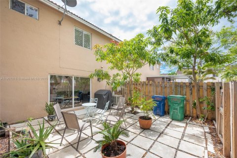 Townhouse in Miami, Florida 3 bedrooms, 122.54 sq.m. № 1952329 - photo 20