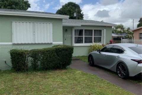 House in Miami, Florida 3 bedrooms, 146.6 sq.m. № 1995628 - photo 3