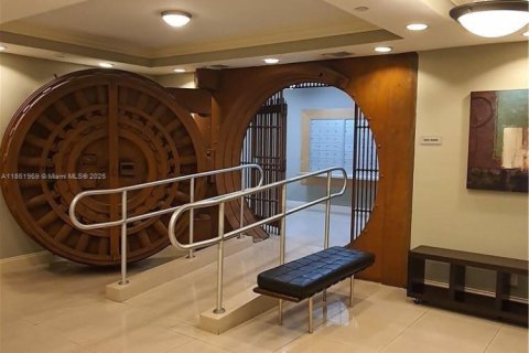 Купить кондоминиум в Майами, Флорида 1 спальня, 57.88м2, № 1892349 - фото 12