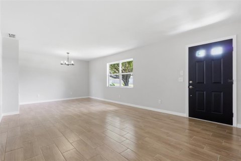 Купить виллу или дом в Лейкленд, Флорида 3 комнаты, 204.2м2, № 2149558 - фото 9
