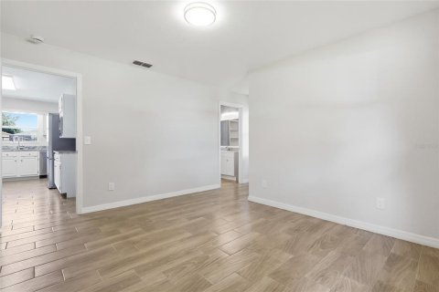 Купить виллу или дом в Лейкленд, Флорида 3 комнаты, 204.2м2, № 2149558 - фото 28