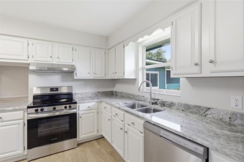 Купить виллу или дом в Лейкленд, Флорида 3 комнаты, 204.2м2, № 2149558 - фото 14