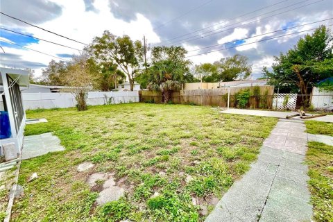 Villa ou maison à louer à Tampa, Floride: 4 chambres, 139.35 m2 № 2385701 - photo 10