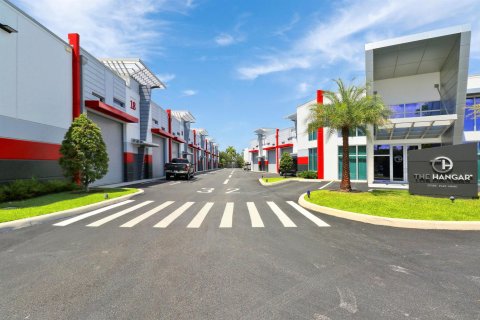 Commercial property in Riviera Beach, Florida № 2250590 - photo 23