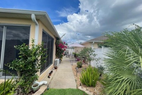 House in The Villages, Florida 2 bedrooms, 104.33 sq.m. № 1905665 - photo 30