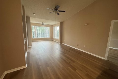Condo in Orlando, Florida, 2 bedrooms № 2120552 - photo 1