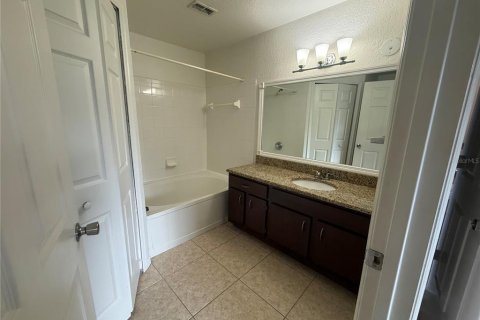 Condo in Orlando, Florida, 2 bedrooms № 2120552 - photo 8