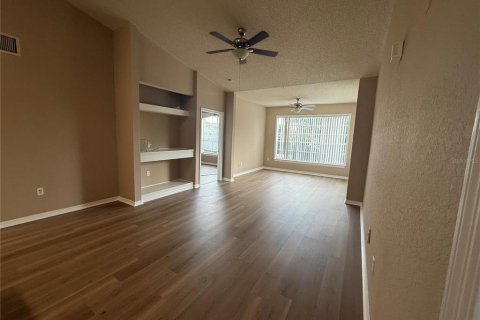 Condo in Orlando, Florida, 2 bedrooms № 2120552 - photo 2