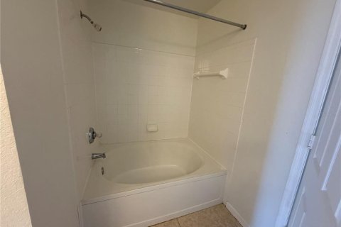 Condo in Orlando, Florida, 2 bedrooms № 2120552 - photo 12