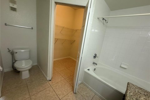 Condo in Orlando, Florida, 2 bedrooms № 2120552 - photo 7