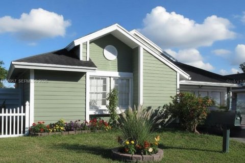Villa ou maison à Miami, Floride 4 chambres, 167.13 m2 № 2410426