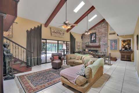 House in Longwood, Florida 4 bedrooms, 324.79 sq.m. № 1634798 - photo 10
