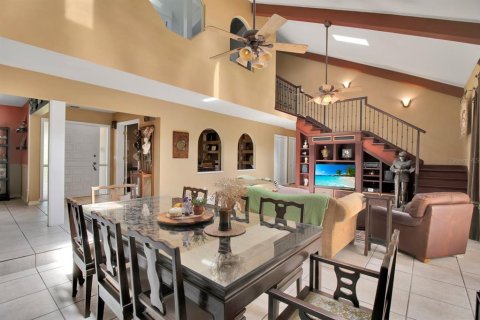 House in Longwood, Florida 4 bedrooms, 324.79 sq.m. № 1634798 - photo 9