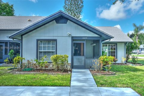 House in Lehigh Acres, Florida 2 bedrooms № 2031546