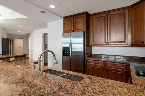 Copropriété à vendre à Tampa, Floride: 2 chambres, 115.38 m2 № 2430345 - photo 14
