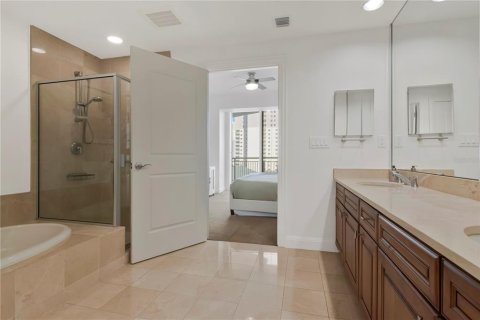 Copropriété à vendre à Tampa, Floride: 2 chambres, 115.38 m2 № 2430345 - photo 24