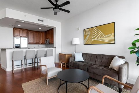 Copropriété à vendre à Tampa, Floride: 2 chambres, 115.38 m2 № 2430345 - photo 4