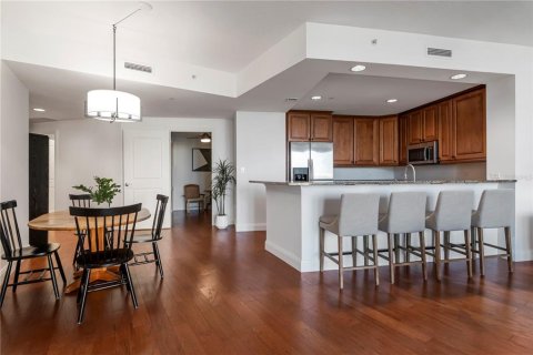 Copropriété à vendre à Tampa, Floride: 2 chambres, 115.38 m2 № 2430345 - photo 10
