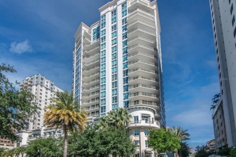Condo à Tampa, Floride, 2 chambres  № 2430345