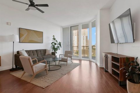 Copropriété à vendre à Tampa, Floride: 2 chambres, 115.38 m2 № 2430345 - photo 7