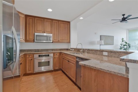 Copropriété à vendre à Tampa, Floride: 2 chambres, 115.38 m2 № 2430345 - photo 11
