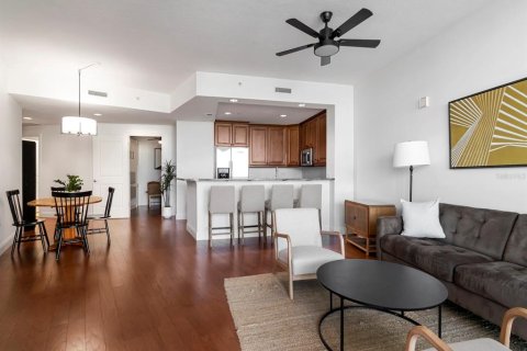 Copropriété à vendre à Tampa, Floride: 2 chambres, 115.38 m2 № 2430345 - photo 9