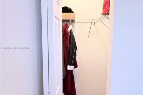 Townhouse in Hialeah, Florida 3 bedrooms, 122.63 sq.m. № 2044442 - photo 24