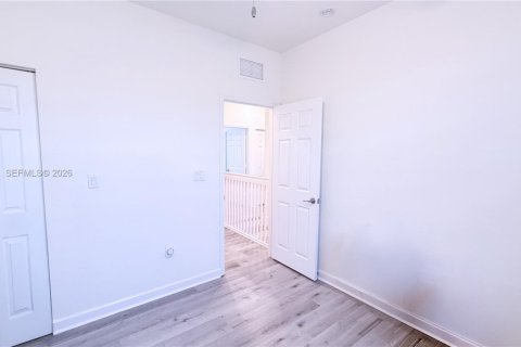 Townhouse in Hialeah, Florida 3 bedrooms, 122.63 sq.m. № 2044442 - photo 25