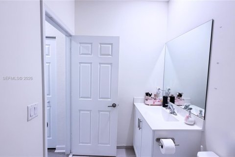 Townhouse in Hialeah, Florida 3 bedrooms, 122.63 sq.m. № 2044442 - photo 17