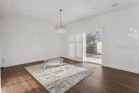 House in Oxford, Florida 4 bedrooms, 177.44 sq.m. № 2229478 - photo 13