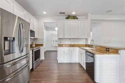House in Oxford, Florida 4 bedrooms, 177.44 sq.m. № 2229478 - photo 7