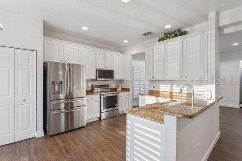 House in Oxford, Florida 4 bedrooms, 177.44 sq.m. № 2229478 - photo 6