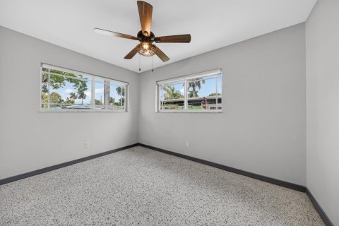 House in Wilton Manors, Florida 3 bedrooms, 156.73 sq.m. № 2088410 - photo 29
