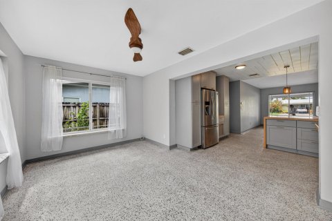 House in Wilton Manors, Florida 3 bedrooms, 156.73 sq.m. № 2088410 - photo 18