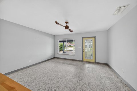 House in Wilton Manors, Florida 3 bedrooms, 156.73 sq.m. № 2088410 - photo 5