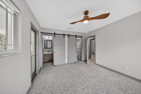 House in Wilton Manors, Florida 3 bedrooms, 156.73 sq.m. № 2088410 - photo 27