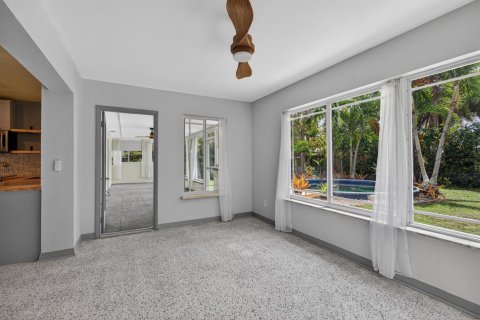 House in Wilton Manors, Florida 3 bedrooms, 156.73 sq.m. № 2088410 - photo 16