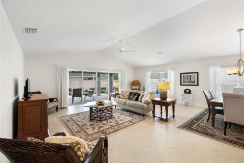 Casa en venta en The Villages, Florida, 3 dormitorios, 180.04 m2 № 2167329 - foto 8