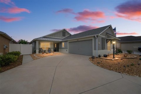 Casa en The Villages, Florida 3 dormitorios, 180.04 m2 № 2167329