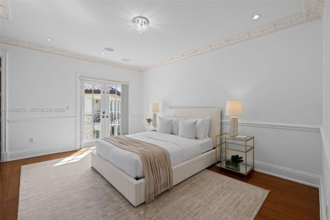 House in Coral Gables, Florida 5 bedrooms, 601.64 sq.m. № 2030536 - photo 29