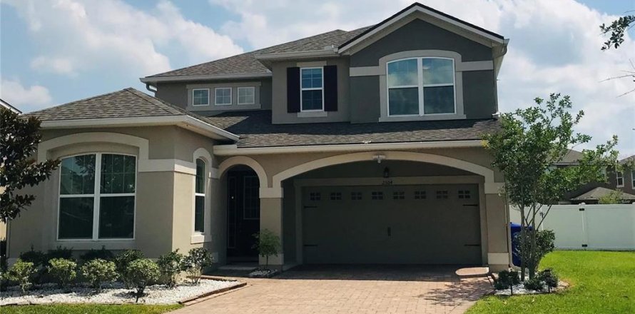 House in Kissimmee, Florida 4 bedrooms, 244.15 sq.m. № 2156267