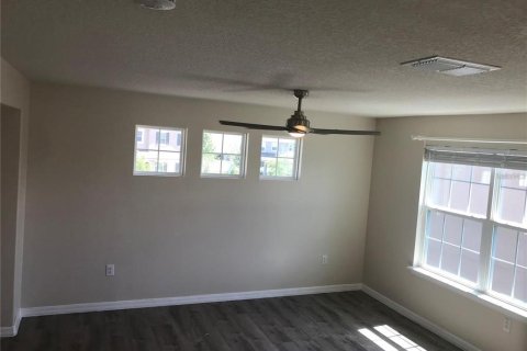 House in Kissimmee, Florida 4 bedrooms, 244.15 sq.m. № 2156267 - photo 6