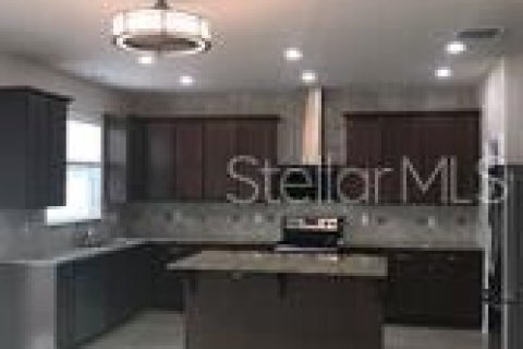 House in Kissimmee, Florida 4 bedrooms, 244.15 sq.m. № 2156267 - photo 8