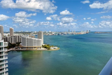 Кондоминиум с 3 спальнями в Майами, Флорида № 1951158